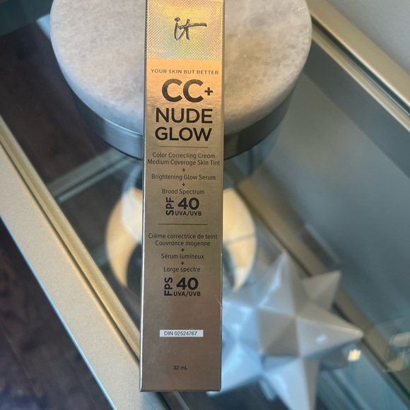 IT Cosmetics CC Nude Glow Lightweight Foundation Glow Serum SPF 40 & Niacinamide - Picture 2 of 5
